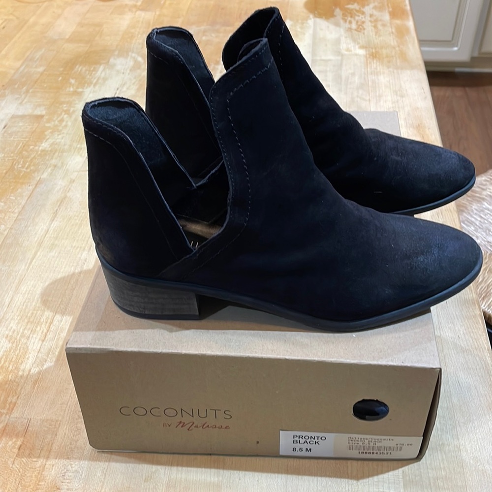 COCONUTS BLACK SUEDE BOOTS sz 8.5